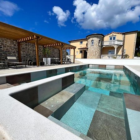 Olivea Luxury Suites Фажана Екстер'єр фото