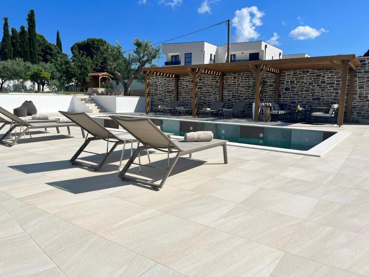 Olivea Luxury Suites Фажана Екстер'єр фото