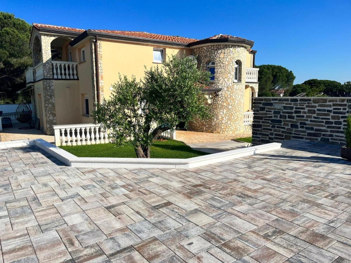 Olivea Luxury Suites Фажана Екстер'єр фото