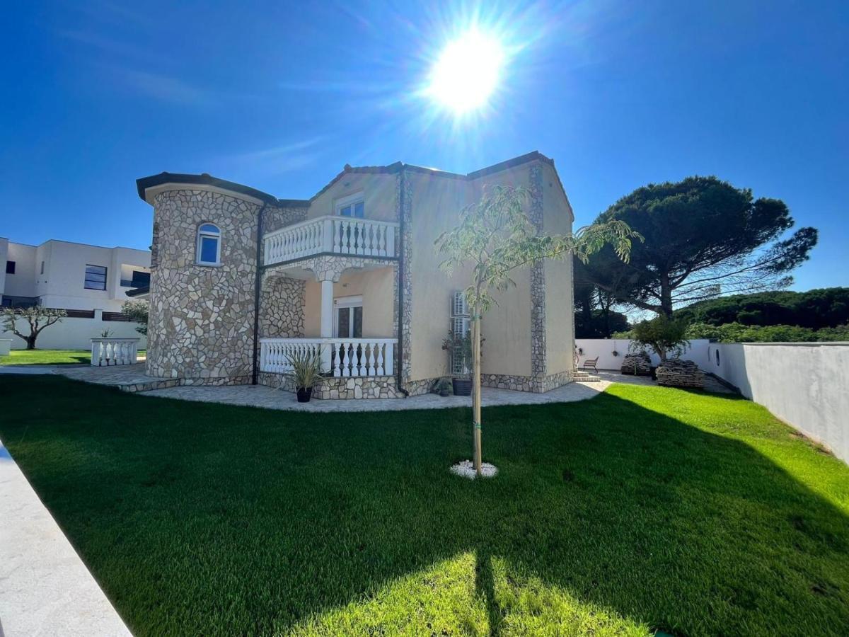 Olivea Luxury Suites Фажана Екстер'єр фото