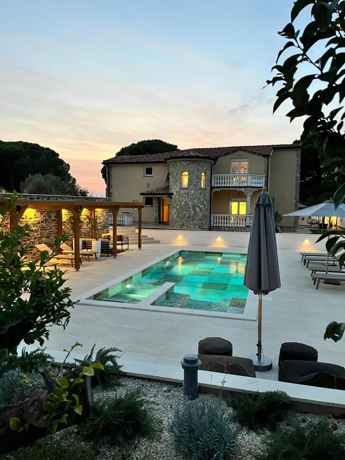 Olivea Luxury Suites Фажана Екстер'єр фото