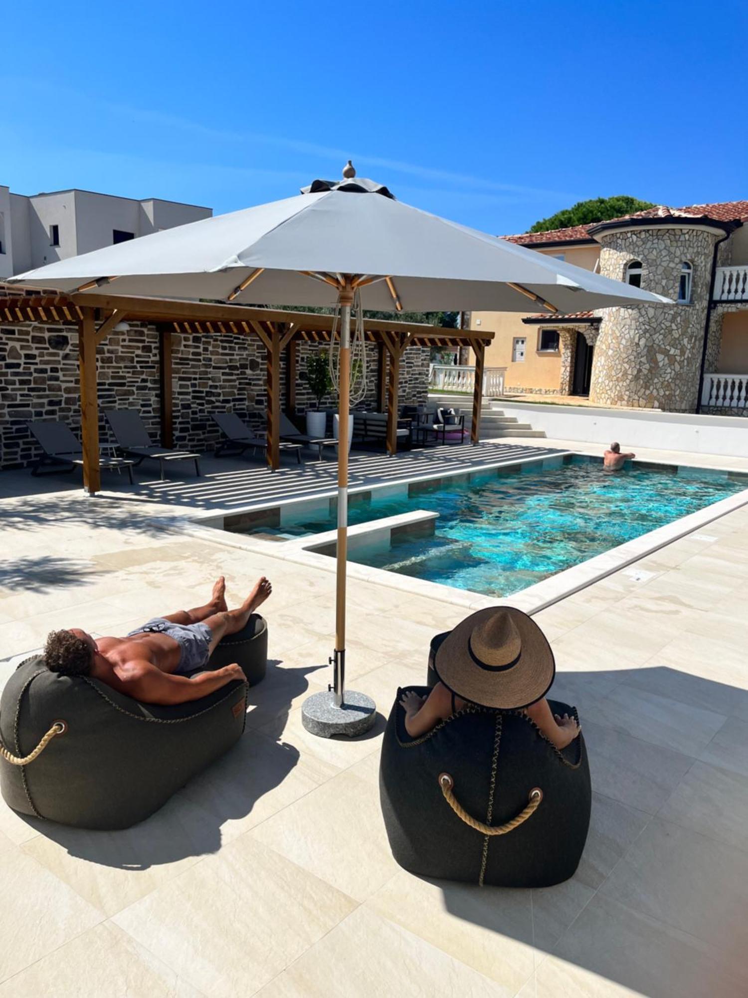 Olivea Luxury Suites Фажана Екстер'єр фото